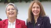 Jeannette Jara se reúne con la CPC: