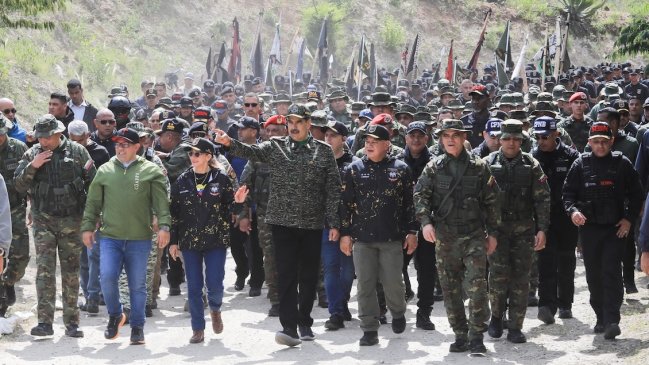 Titular de Defensa venezolano advierte que lucharán si EE.UU. 