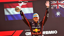 El festejo de Max Verstappen en Monza tras el Gran Premio de Italia