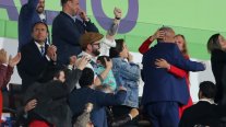 El Presidente Boric celebró junto a su hija Violeta el triunfo de La Roja sobre Nueva Zelanda