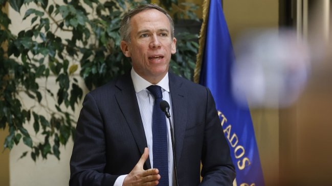 Alessandri rechaza acusaciones de negacionismo: 