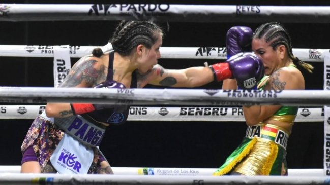 Daniela Asenjo se lució ante su público en velada boxeril en Valdivia