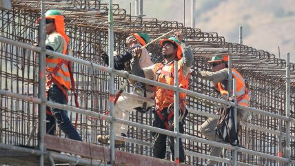   FMI elevó a 2,5% su pronóstico de crecimiento de Chile en 2025 