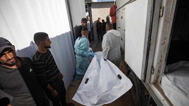 Israel entrega otros 30 cuerpos a Gaza, algunos con 