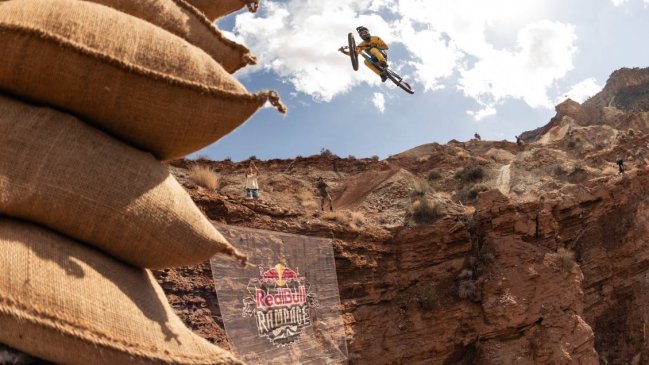 Mejores freeriders del mundo se reúnen en Utah para nuevo Red Bull Rampage