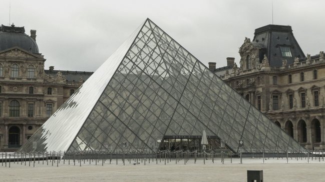 El Louvre reabrirá este miércoles, tras avaluar las joyas robadas en 88 millones de euros