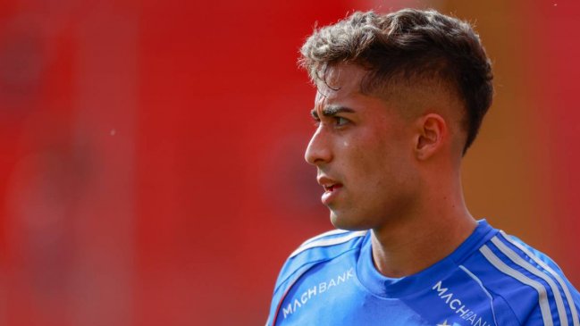 Alerta en la U: Assadi salió con una lesión del clásico con la UC