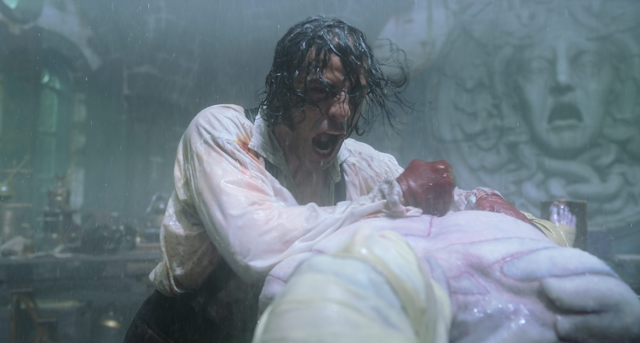 Frankenstein de Guillermo del Toro Oscar Isaac y Jacob Elordi en Frankenstein