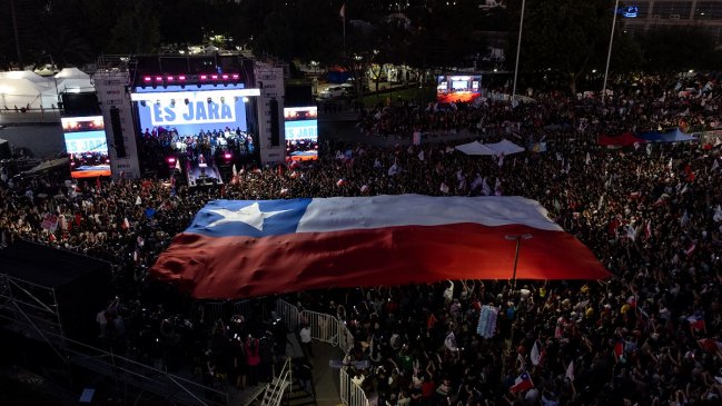 Cierre de campaña de Jara reunió a 20 mil personas en Maipú, según su comando