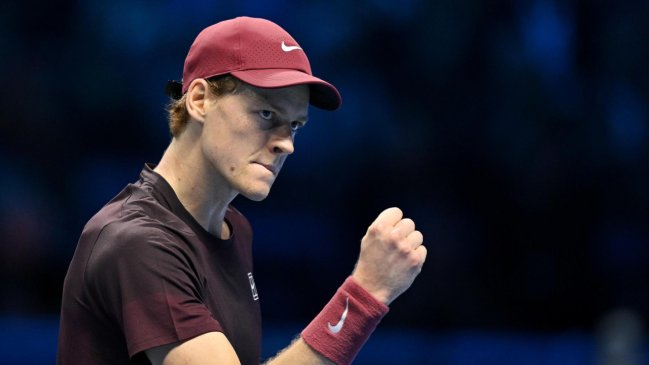 Jannik Sinner venció a Alexander Zverev y clasificó a las semifinales del Masters de Turín