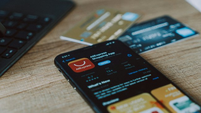 Tras Shein, Francia identifica cinco plataformas por venta de muñecas sexuales y armas