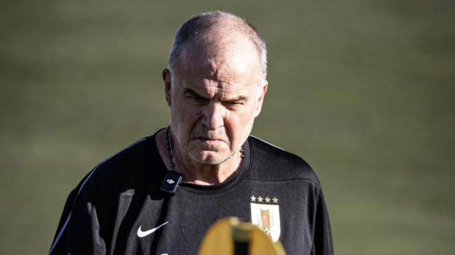 ¿Se va de Uruguay? Bielsa convocó a sorpresiva conferencia en medio de críticas y rumores