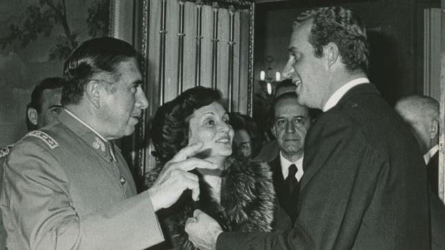 Juan Carlos I revela que Pinochet le pidió seguir 