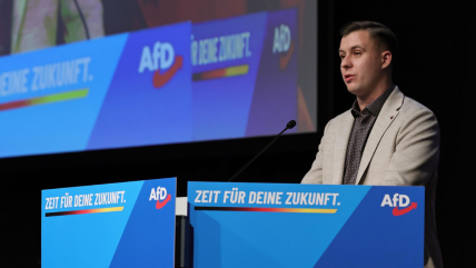   Entre violentas protestas, nace 