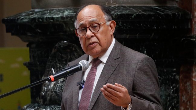 Impedido de salir de Chile, el 