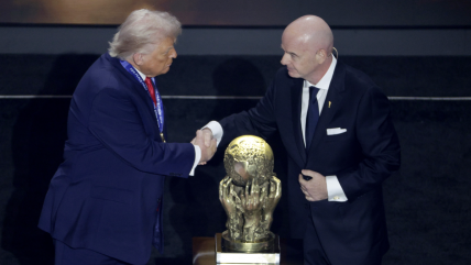 Infantino le entregó a Trump el primer Premio FIFA de la Paz
