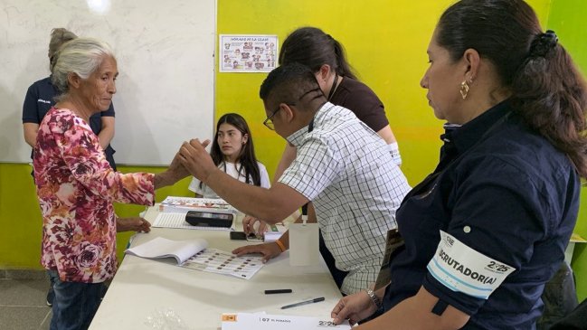 Tres días después, Honduras reactiva el conteo de votos y el candidato de Trump toma ventaja