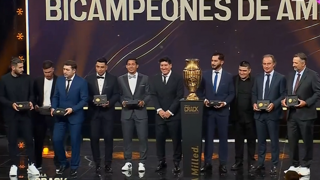 Con Pizzi incluido: El reconocimiento para los Bicampeones de América en la Gala Crack 2025
