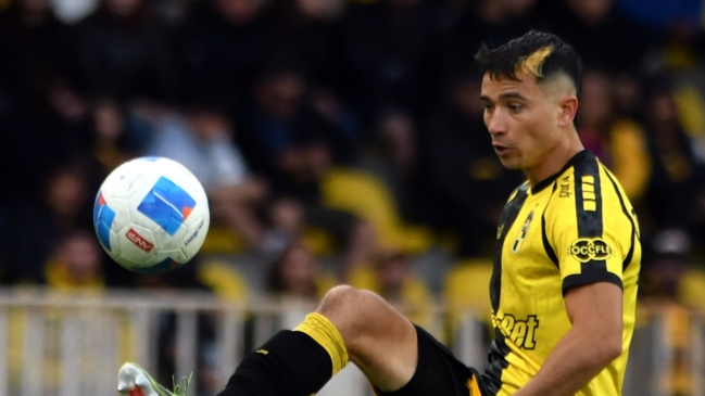 Además de Palavecino: Colo Colo y U. Católica se 