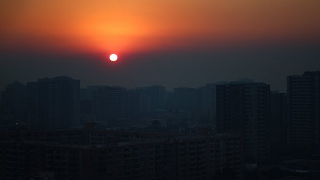 Incendio en Melipilla afecta a 1.870 hectáreas y su humo cubre Santiago