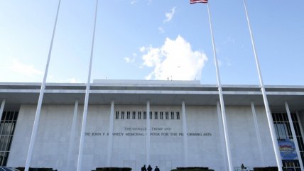 Rebautizo exprés: El Centro Kennedy de Washington ahora es 