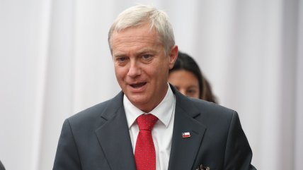 Kast impulsará acuerdo en el Congreso para criminalizar migración irregular