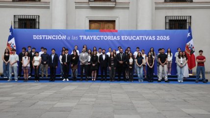   Presidente Boric recibió en La Moneda a estudiantes destacados por resultados en la PAES 