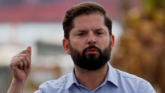 Boric lamentó críticas de Kast: 