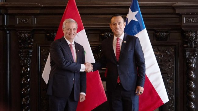 Presidente de Perú descartó propuesta de Kast de un corredor humanitario