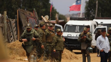   Dos carabineros heridos a bala en medio de desalojo de megatoma de San Antonio 