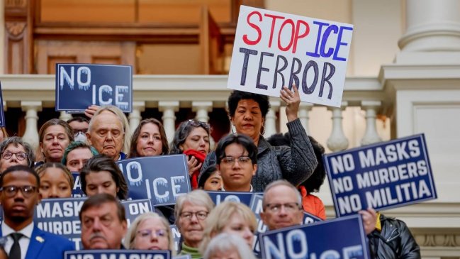 El 46% de los estadounidenses apoya abolir ICE, según encuesta