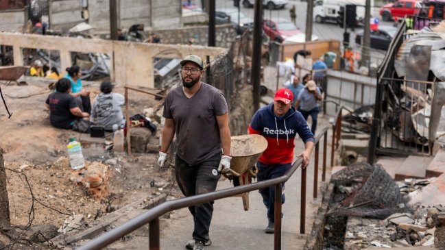 Boric y Kast viajan a las zonas arrasadas por los incendios