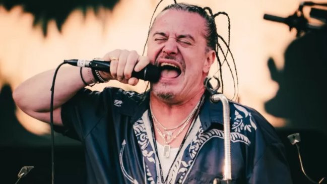Mike Patton rinde homenaje a víctimas de incendios en Chile durante show en La Florida