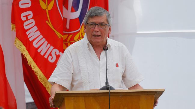 Carmona desdramatiza exclusión PC-FA de reunión oficialista, pero admite que es 