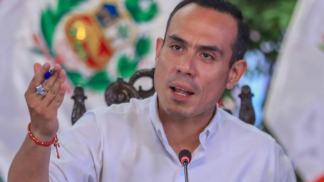 El presidente de Perú anuncia una 