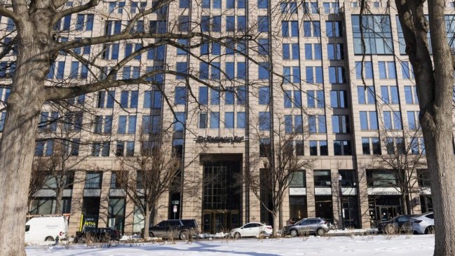 Federación Internacional de Periodistas criticó los despidos masivos en el Washington Post
