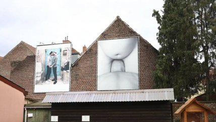   Galería de arte en Bélgica enciende polémica por mural con desnudo 