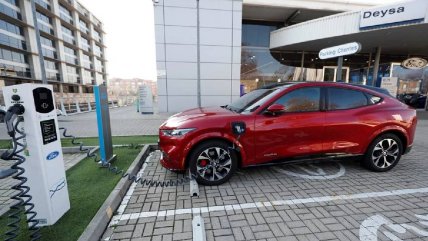 Marcha atrás: Canadá ya no obligará que los autos nuevos sean eléctricos desde 2035