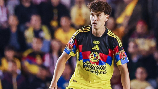 Igor Lichnovsky dejó América y fichó en exótico club