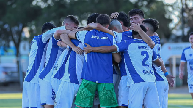 Santa Cruz batió a Magallanes y extendió el liderato de su grupo en la Copa Chile