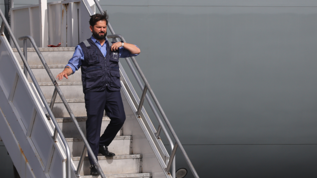 Boric fue recibido con protestas en Rapa Nui: 