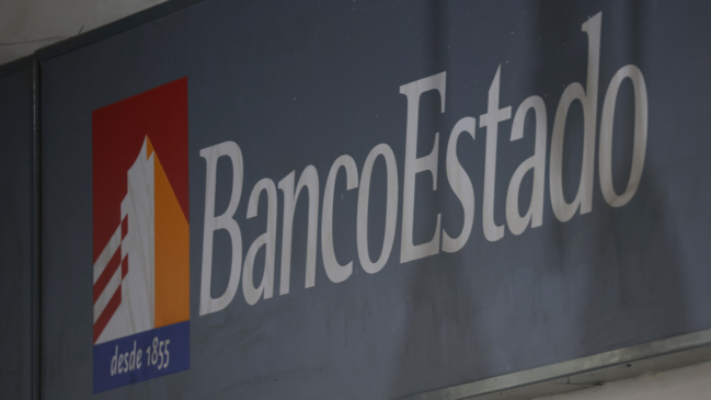 Sujetos intentaron robar sucursal bancaria de Santiago Centro: Causaron millonarios daños