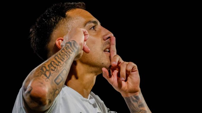 Javier Correa entrenó con normalidad en Colo Colo y asoma como opción para el Superclásico