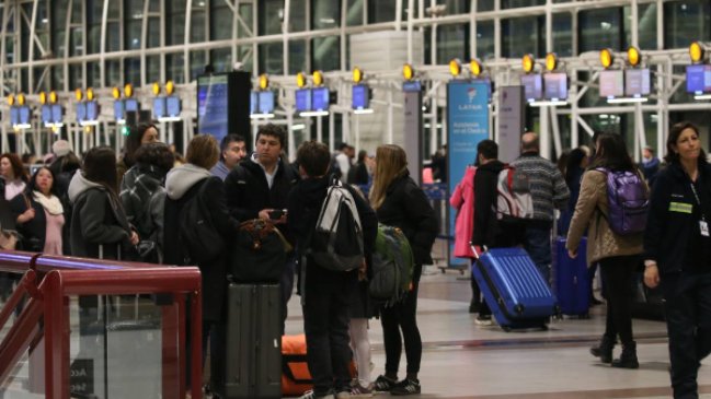 Aeropuerto de Santiago recibió a más de 5 millones de pasajeros durante el verano