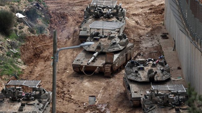 Líbano: 77 muertos y más de 500 heridos en bombardeos israelíes