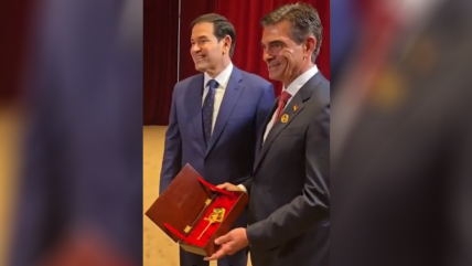 EE.UU. devolvió a Rodrigo Paz un crucifijo que su padre entregó a George H.W. Bush en 1990