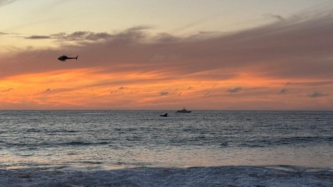 Algarrobo: Tres personas murieron intentando rescatar a mujer que se ahogó en el mar