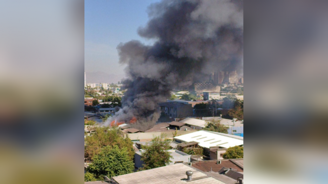Incendio afectó a una fábrica en el Barrio Matta