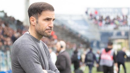  Cesc Fabregas ganó el Premio Bearzot a mejor entrenador del año en Italia 