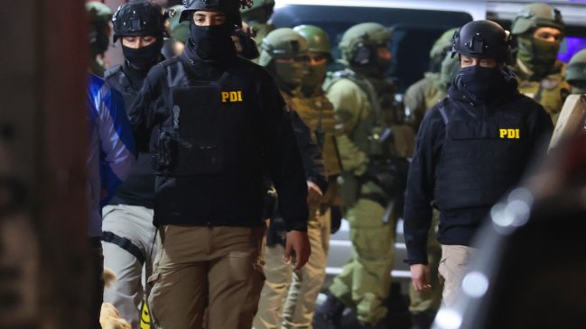 Policías se desplegaron en Estación Central por ataque a fiscalizador con balón de gas